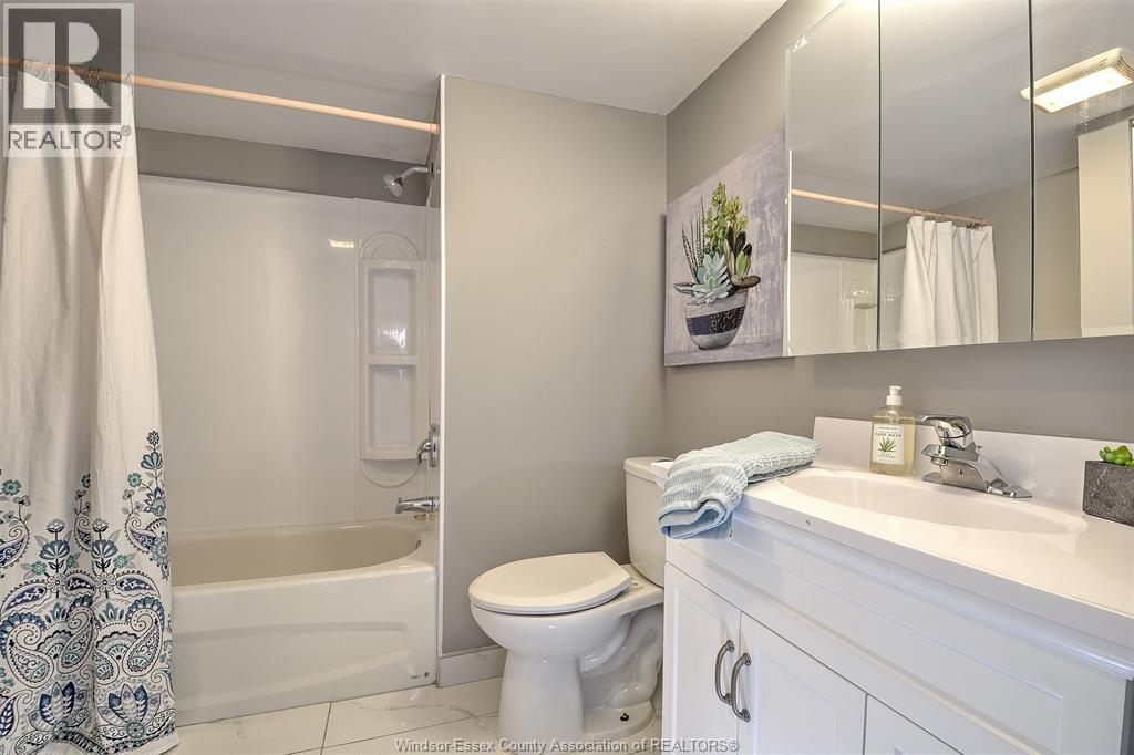 216 Barracuda Avenue, Windsor, Ontario  N8W 2B1 - Photo 11 - 26026568