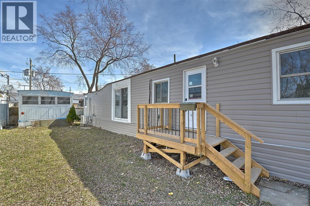 216 Barracuda Avenue, Windsor, Ontario  N8W 2B1 - Photo 2 - 26026568